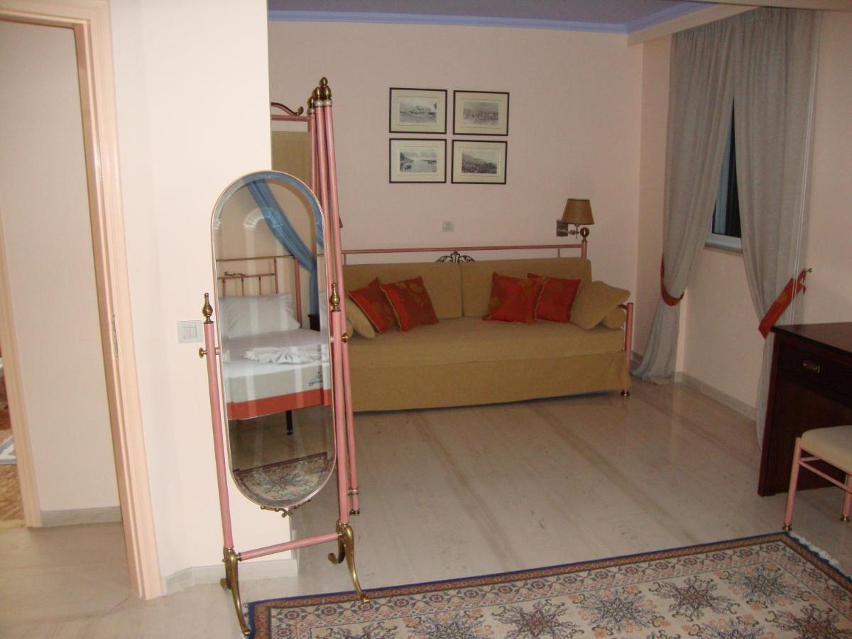 Captain Stavros Hotel Nydri  Extérieur photo